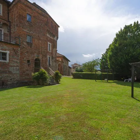 Hébergement de vacances Attractive In With Garden Sandigliano